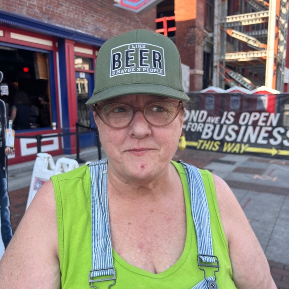 Meet your Posher, Kelly - Picture 1 of 1